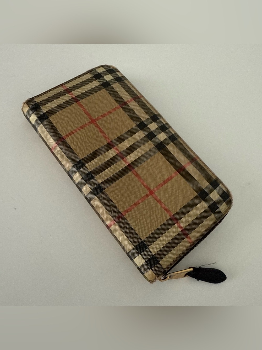 Burberry Nova Check Zip Around Wallet - Picture 2 of 16